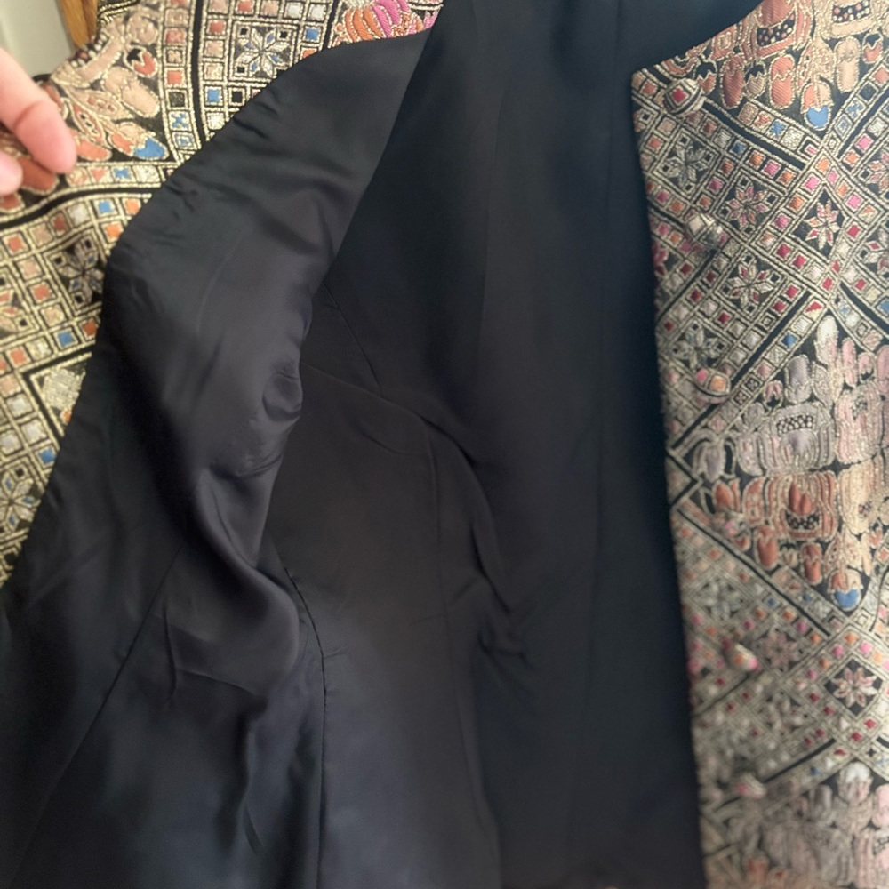 Multicolor Geometric Patterned Jacket - Picture 4 of 9